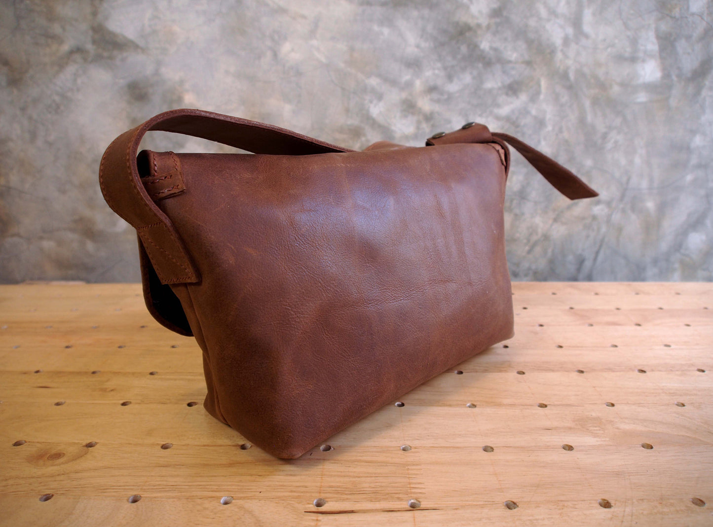 Small Samui Messenger Bag