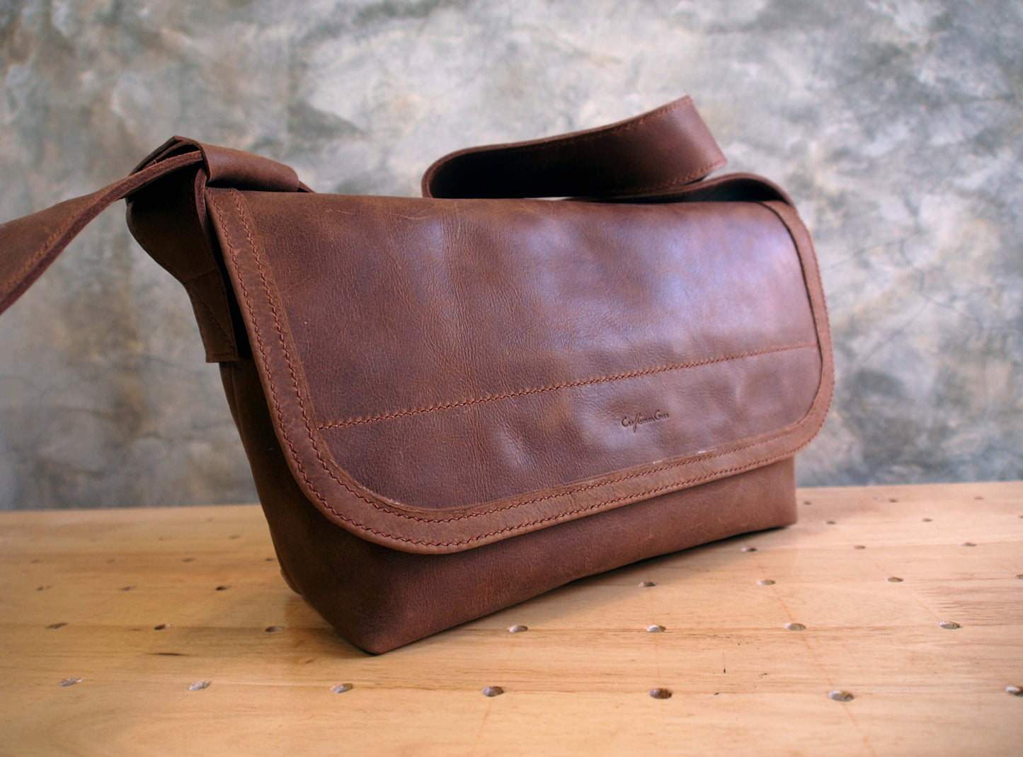 Small Samui Messenger Bag