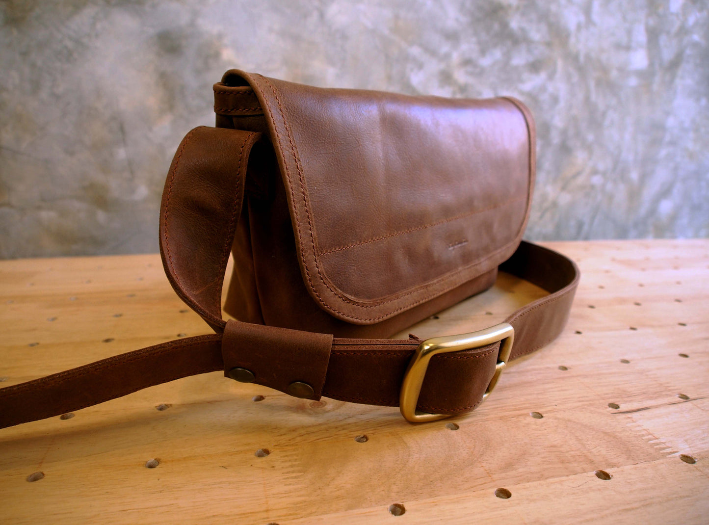 Small Samui Messenger Bag